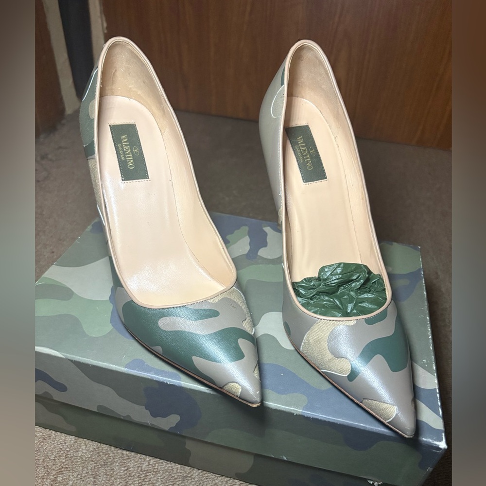 Valentino Garavani Camouflage Pumps